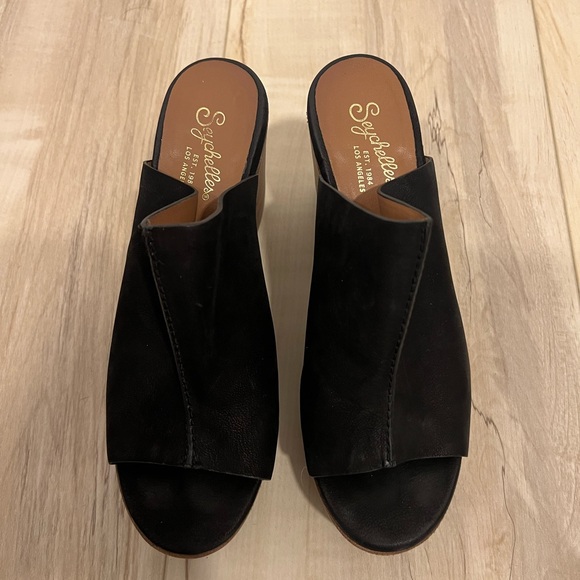 Seychelles Black Mules with Brown Wooden Heel - Picture 5 of 5